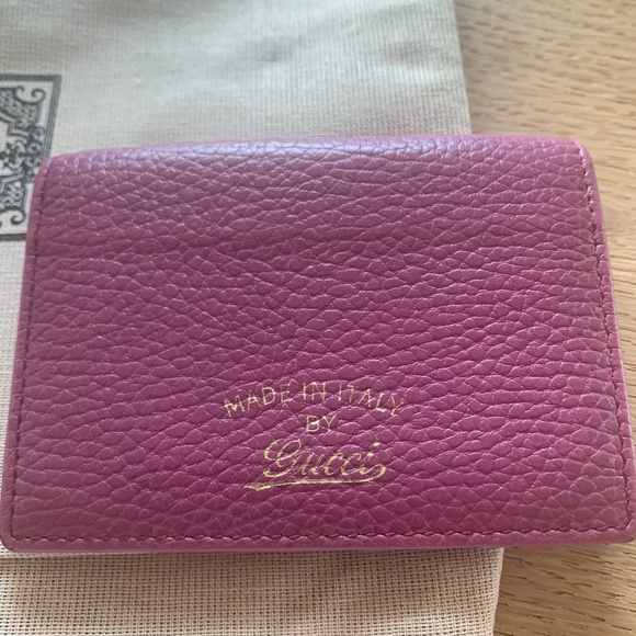 ♦️Beautiful Gucci Peonia Flower Swing Train flap Card Case - Picture 2 of 5